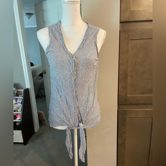 Rachael Zoe button down linen top - Picture 1 of 7